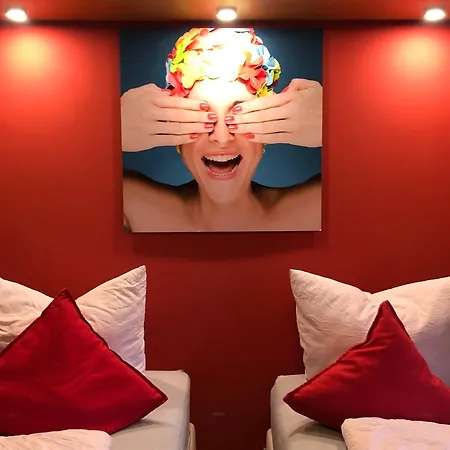 In Rot, Fraenkisches Design, Balkon In Nur 50 Schritten Zum Radweg, Ideal For Long Stay, Relocation Aparthotel